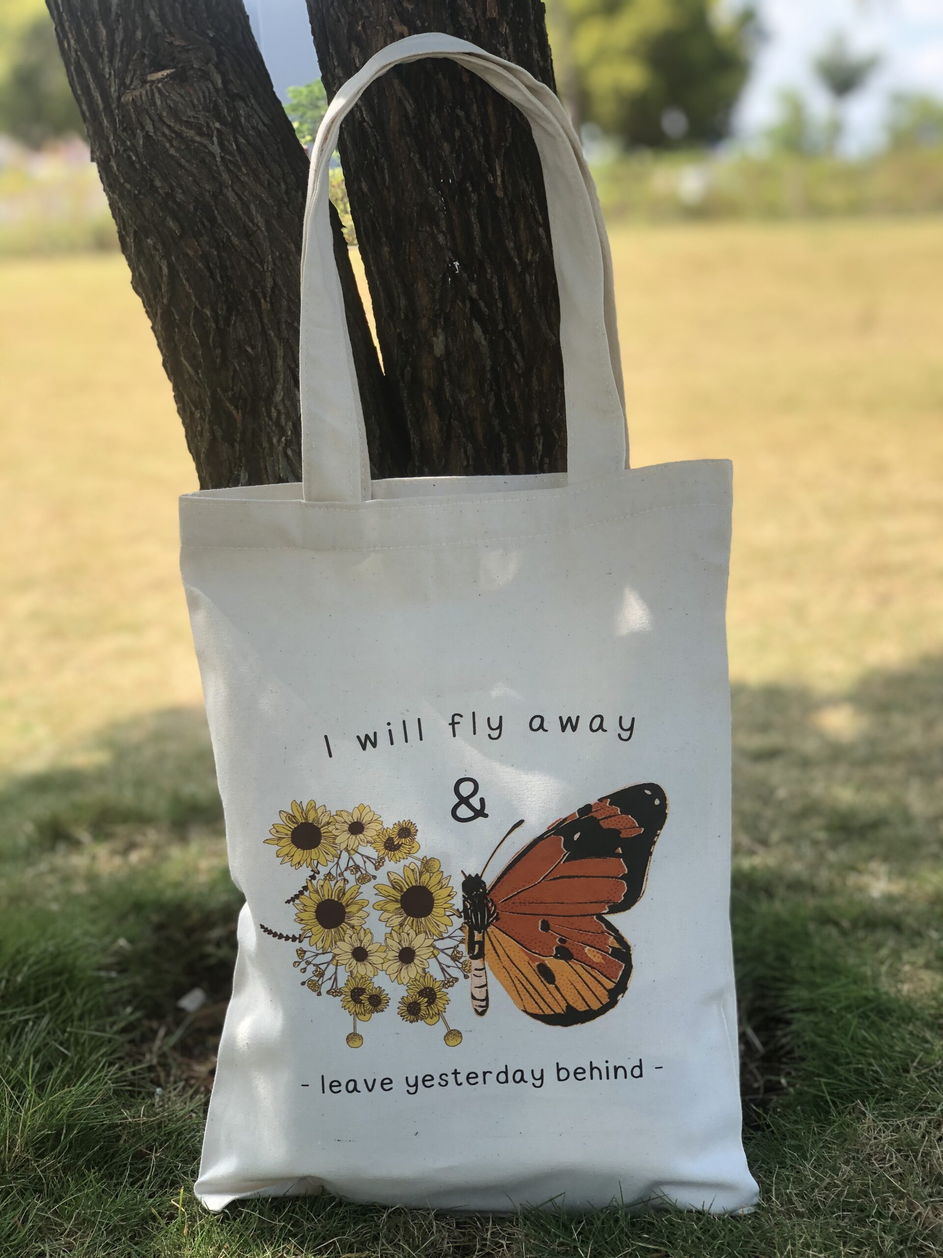 Keunggulan Totebag Kanvas dengan Sablon DTF – Awet, Tajam, dan Stylish